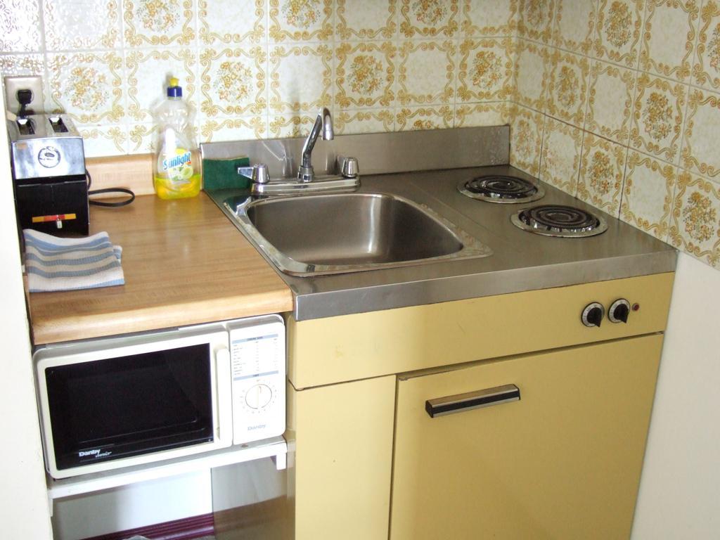 Wild Rose Inn Vegreville Bagian luar foto