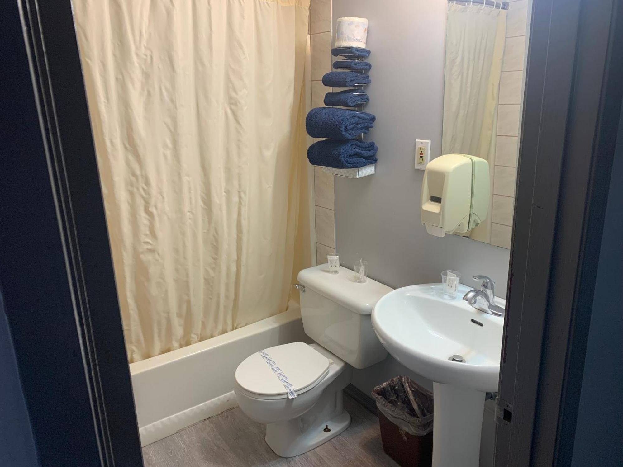 Wild Rose Inn Vegreville Bagian luar foto