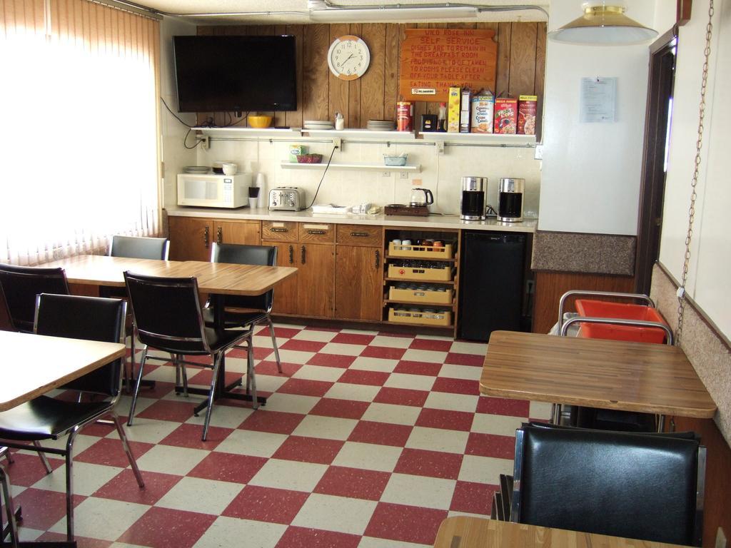 Wild Rose Inn Vegreville Bagian luar foto