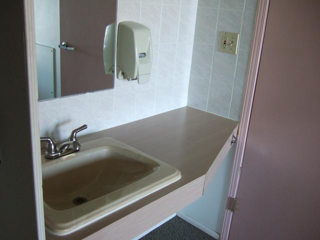 Wild Rose Inn Vegreville Bagian luar foto