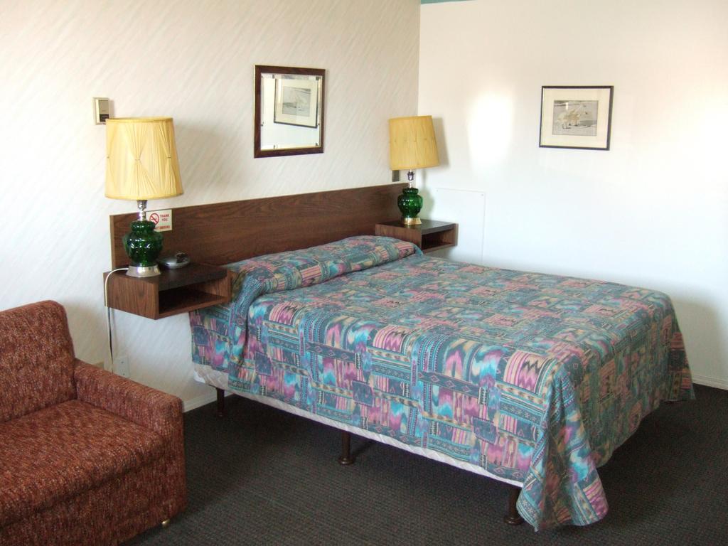 Wild Rose Inn Vegreville Bagian luar foto