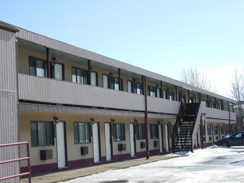 Wild Rose Inn Vegreville Bagian luar foto
