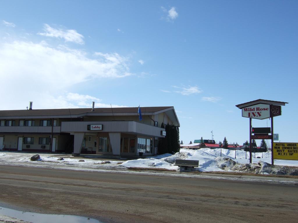 Wild Rose Inn Vegreville Bagian luar foto